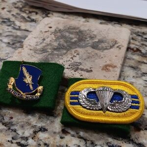 Source Unknown Men's Insignia Set 82nd Airbirne 504th Jump Wings & Infantry Bdge